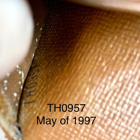 Louis Vuitton vintage Elise wallet - Picture 5 of 13